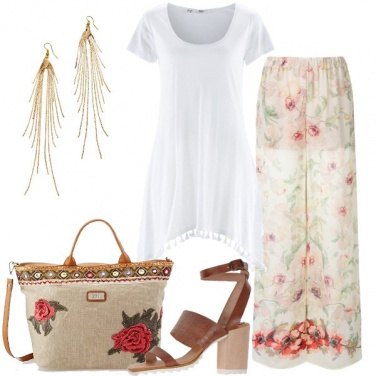 Outfit Pantalone floreale e maglia lunga