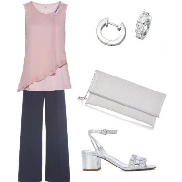 Outfit Pantaloni palazzo un must che continua