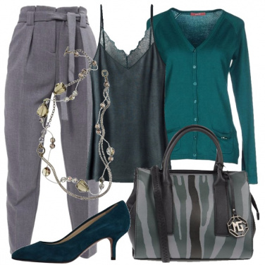 Outfit Sfumature di verde e grigio