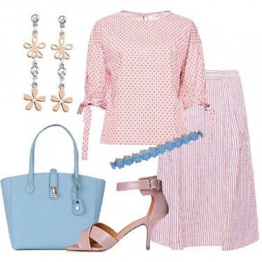 Outfit Gonna a campana e blusa
