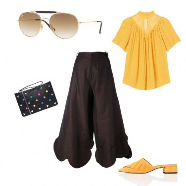 Outfit Pantaloni cropped e blusa