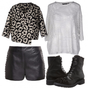 Outfit Shorts in pelle