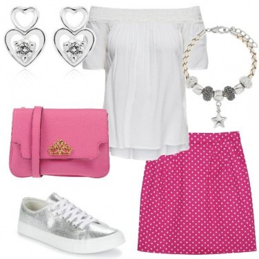 Outfit Pois bianchi su fondo rosa