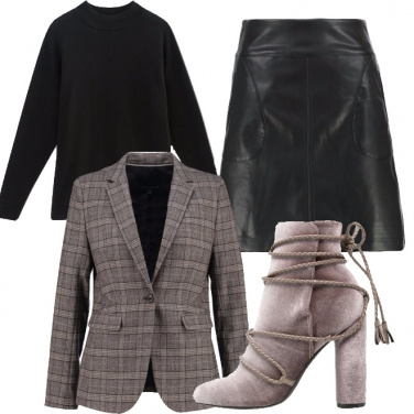 Outfit Gonna in pelle e blazer