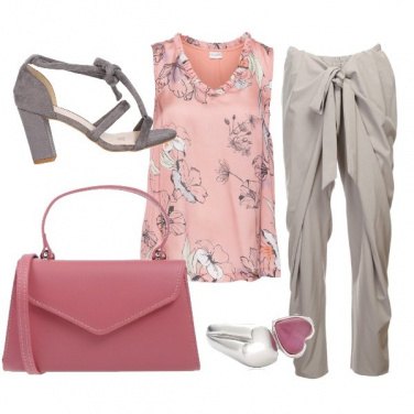 Outfit CMPS Morbidamente alla mano