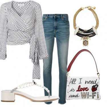 Outfit All I need is love