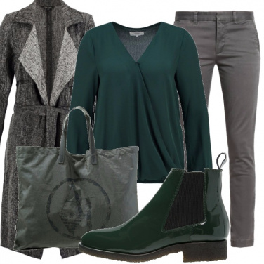 Outfit Grigio e verde urban chic