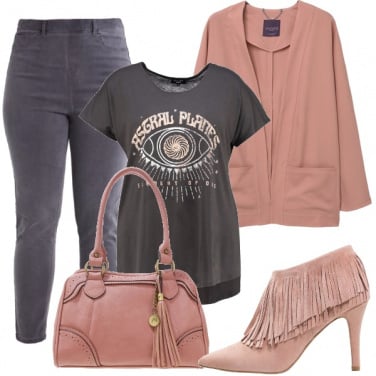 Outfit Sporty chic per curvy