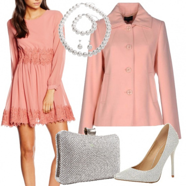 Outfit Pizzo rosa e perle