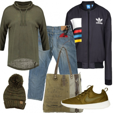 Outfit Sportiva in verde mimetico