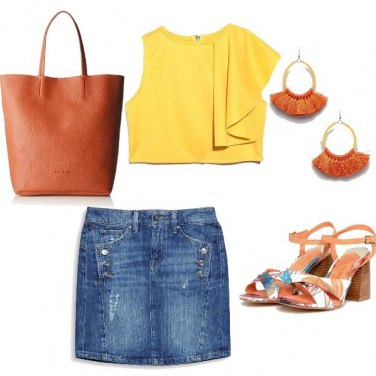 Outfit Gonna jeans e sandali fantasia