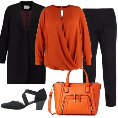 Outfit Curve in ufficio