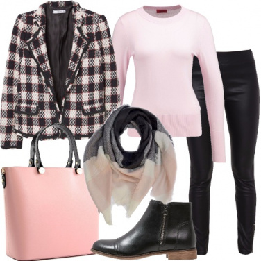 Outfit Il nero si tinge di rosa