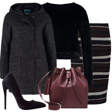 Outfit Felpa e tacco 12