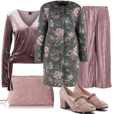 Outfit Aperitivo in rosa