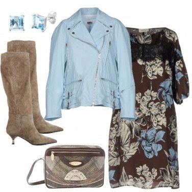 Outfit TSK Abito fiorato e stivali glam