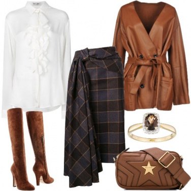Outfit Gonna check e camicia con rouches