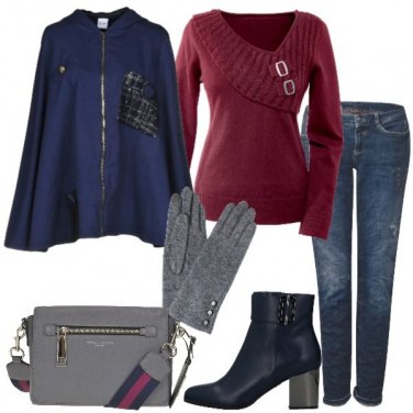 Outfit Cappa blu pullover bordeaux