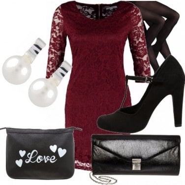 Outfit Bordeaux per romantiche