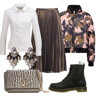 Outfit Camicia bianca con carattere