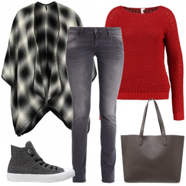 Outfit La mantella a scacchi