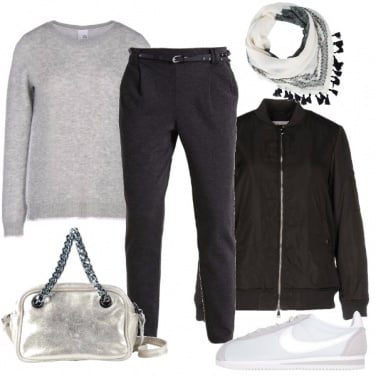 Outfit Argento e sneakers
