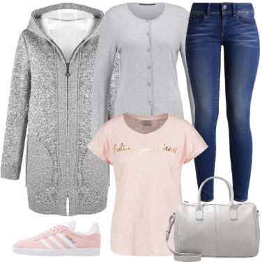 Outfit Semplice in grigio e rosa