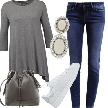 Outfit Grigio sporty chic