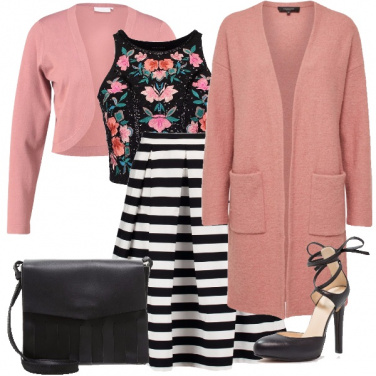 Outfit Chic ricercato con fiori e righe