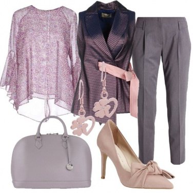 Outfit Grintosa in toni delicati