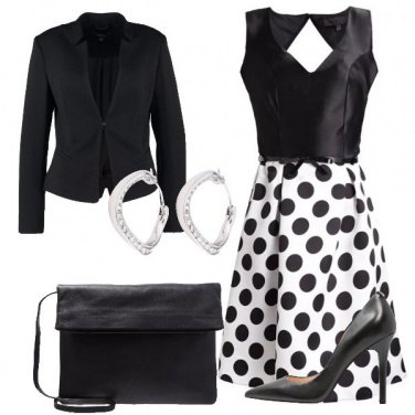 Outfit Elegante con i pois