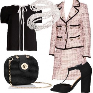 Outfit Per una donna chanel