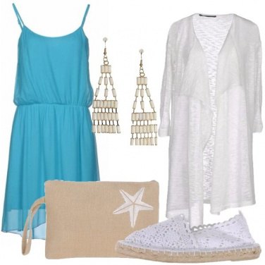 Outfit In vacanza con i colori del mare addosso