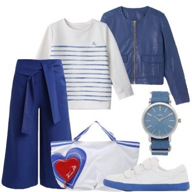 Outfit Azzurro, bianco e righe