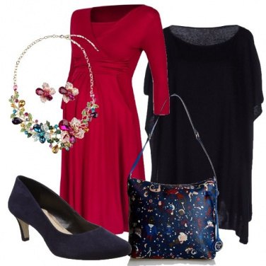 Outfit Maternità in rosso e blu