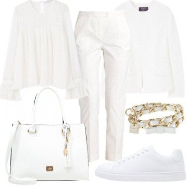 Outfit Bianco in primo piano