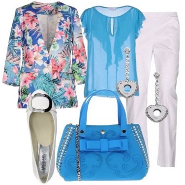 Outfit Romantica con la giacca a fiori