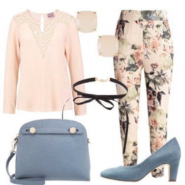 Outfit Fiori e colori pastello