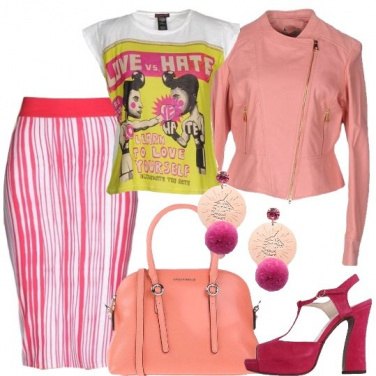 Outfit T-shirt e gonna a righe