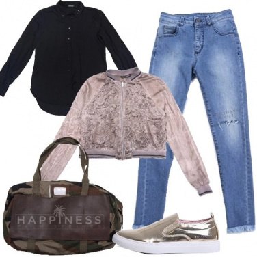 Outfit Color sabbia e qualche rosa rossa