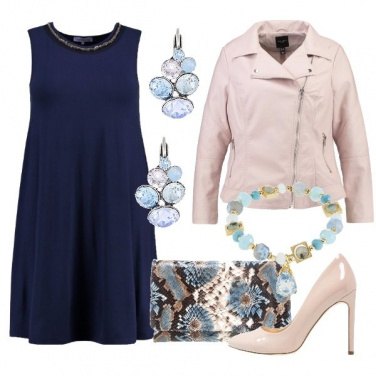 Outfit Curvy in blu e rosa