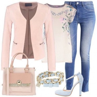 Outfit Dolcemente floreale