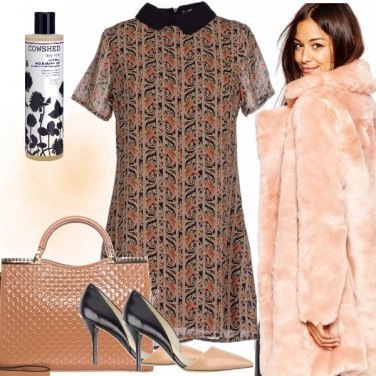Outfit Chic nelle nuance del rosa pesca