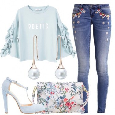 Outfit Con una felpa glamour