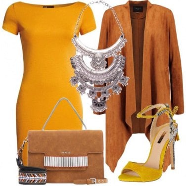 Outfit Giallo protagonista