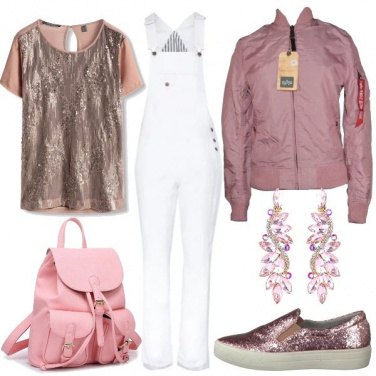 Outfit A scuola in salopette e paillettes