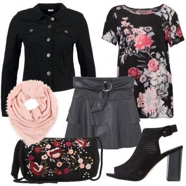 Outfit Sandali e sciarpa