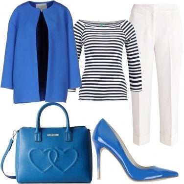Outfit Un blu insolito
