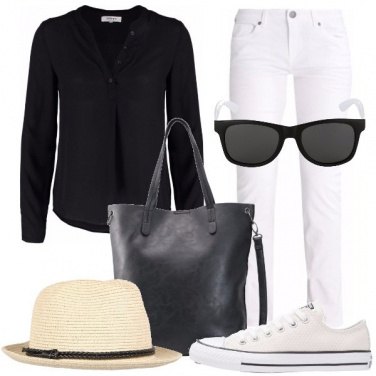 Outfit L\'accessorio con una marcia in più