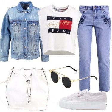 Outfit Il jeans con le rose